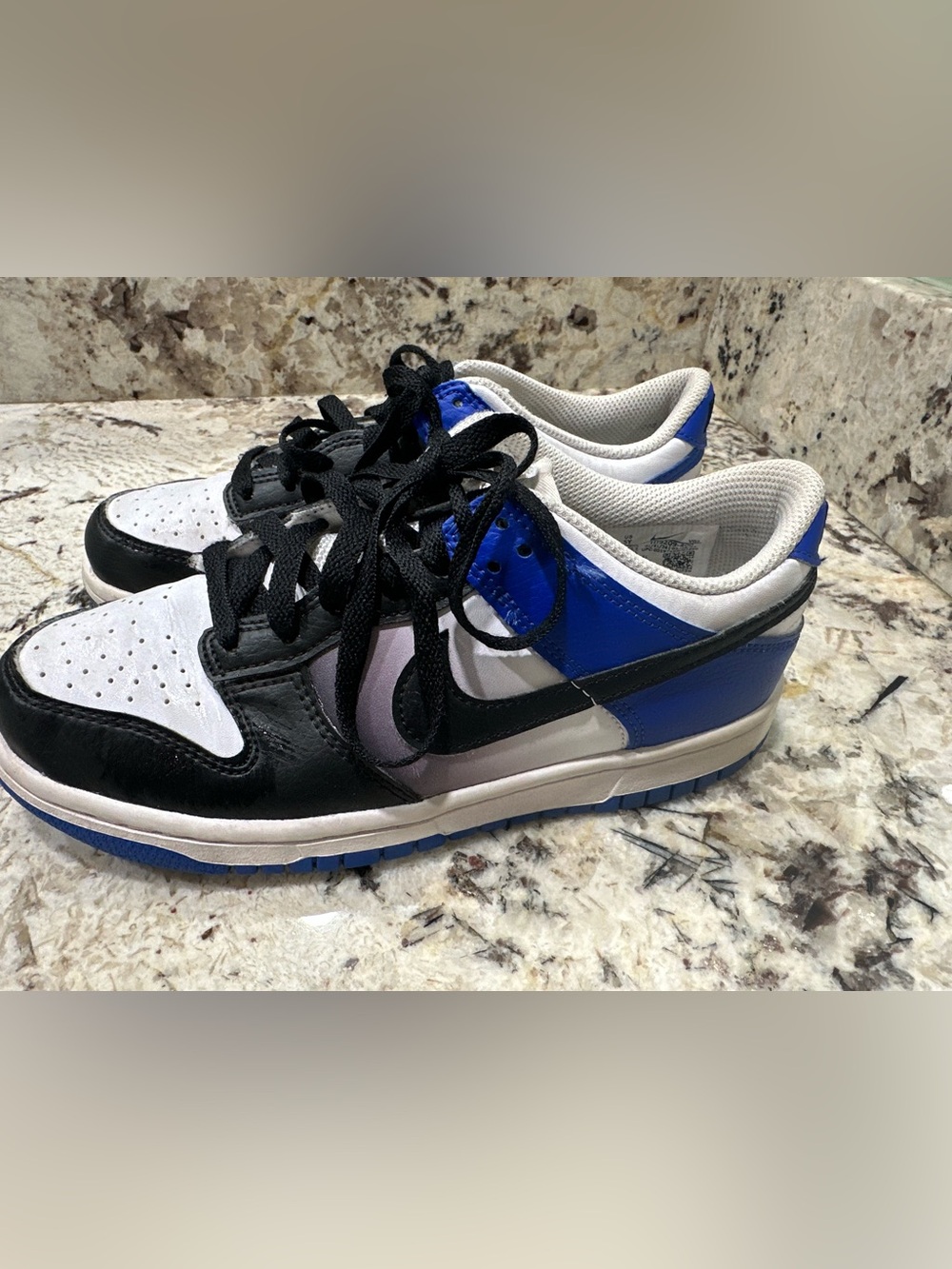 Nike Kids Black/White/Royal Blue Low-Top Sneakers